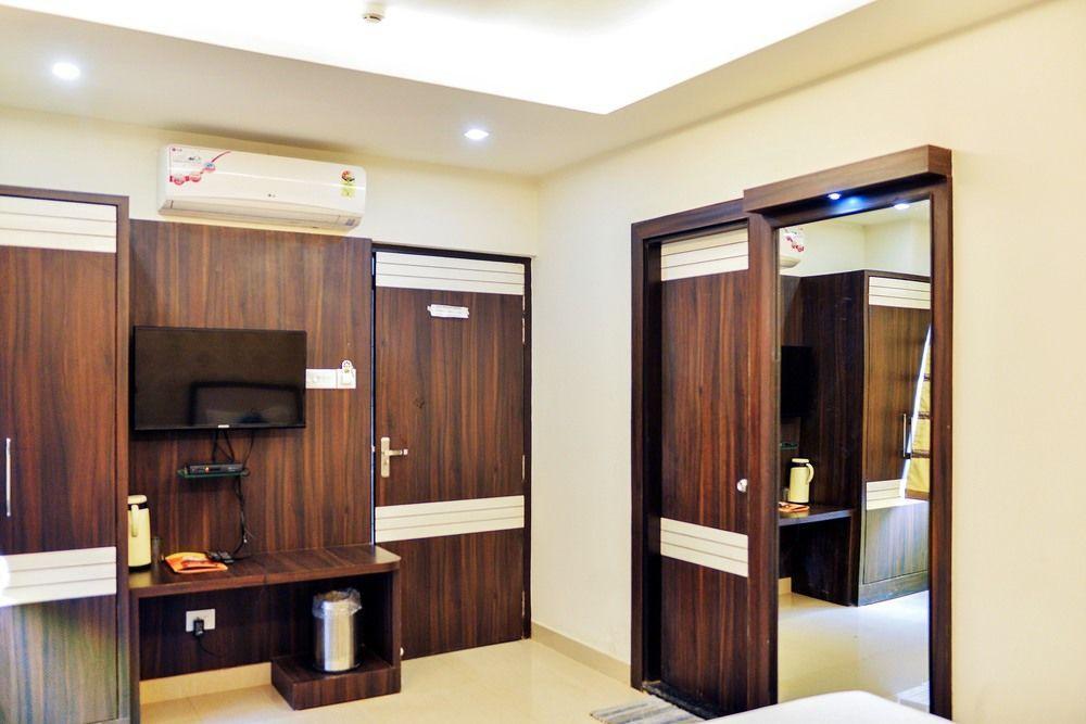 Hotel Janki International By Keymagics Βαρανάσι Εξωτερικό φωτογραφία