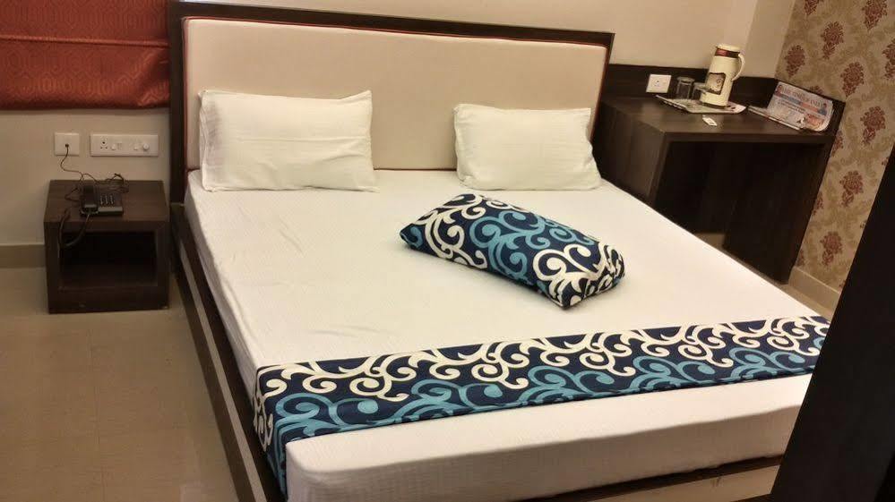 Hotel Janki International By Keymagics Βαρανάσι Εξωτερικό φωτογραφία